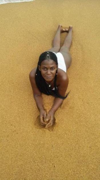 Naomi, 27  female escort, Long Island