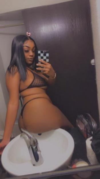 sasha, 23  female escort, Long Island