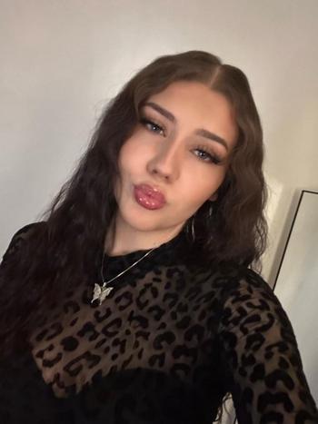 Juanita , 26 Caucasian female escort, Long-island