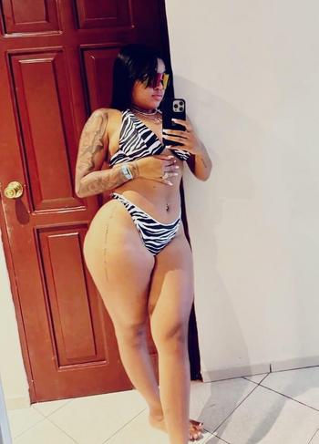 Yennifer , 24  female escort, Long Island