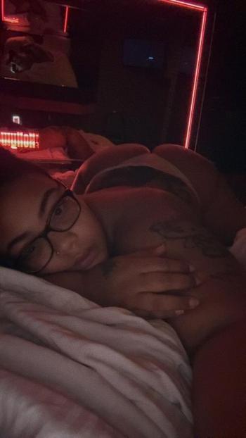 631-562-4294, 25  female escort, Long Island