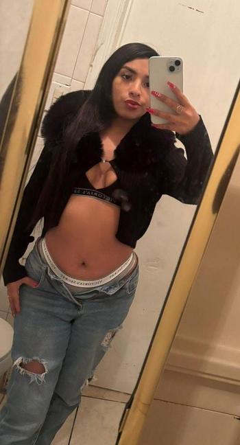 Melanny, 20  female escort, Long Island