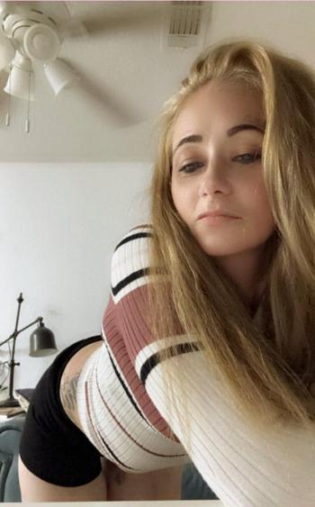 786-620-8209, 27  female escort, Long Island